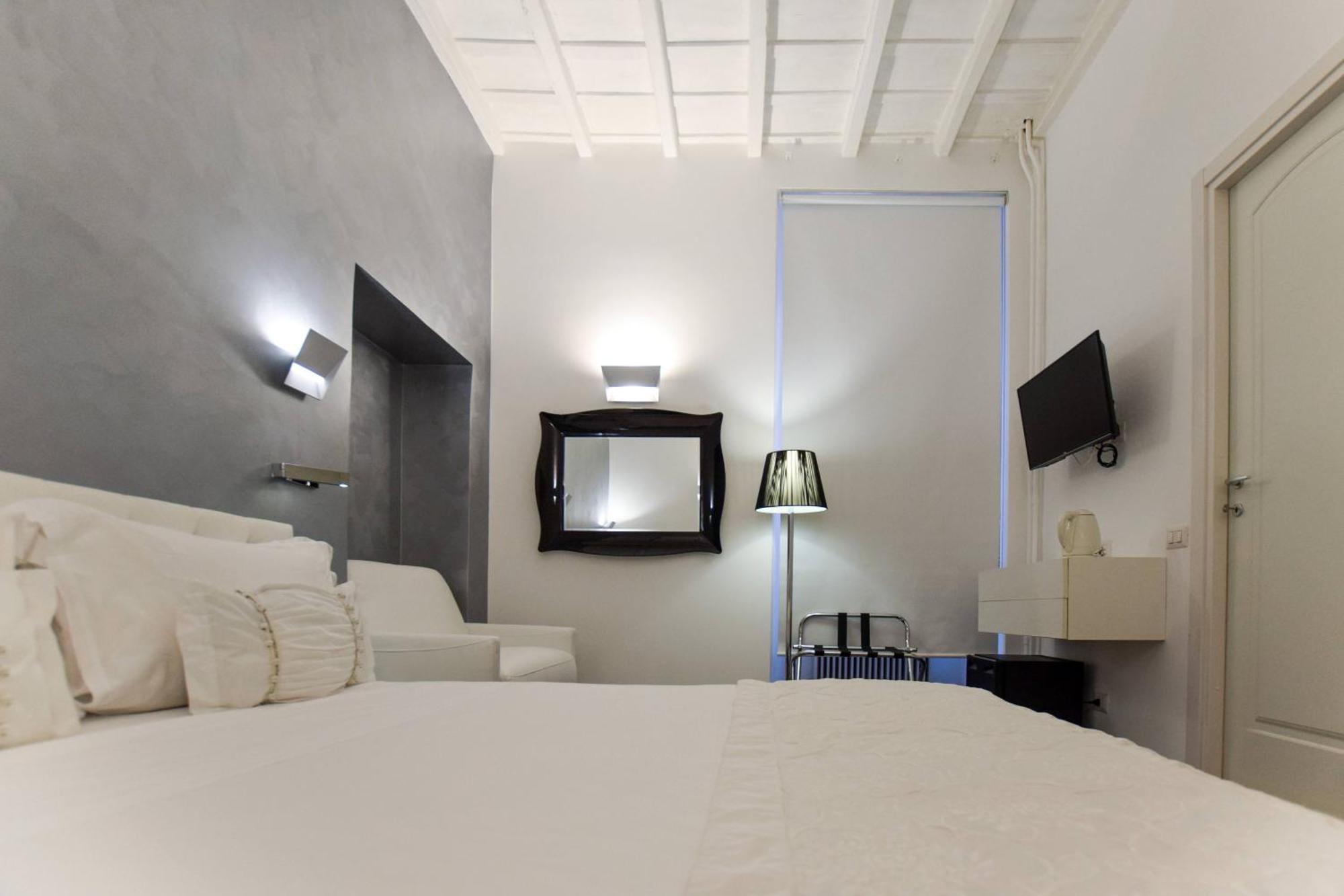 Navona Secret Stay Guest House Рим Экстерьер фото